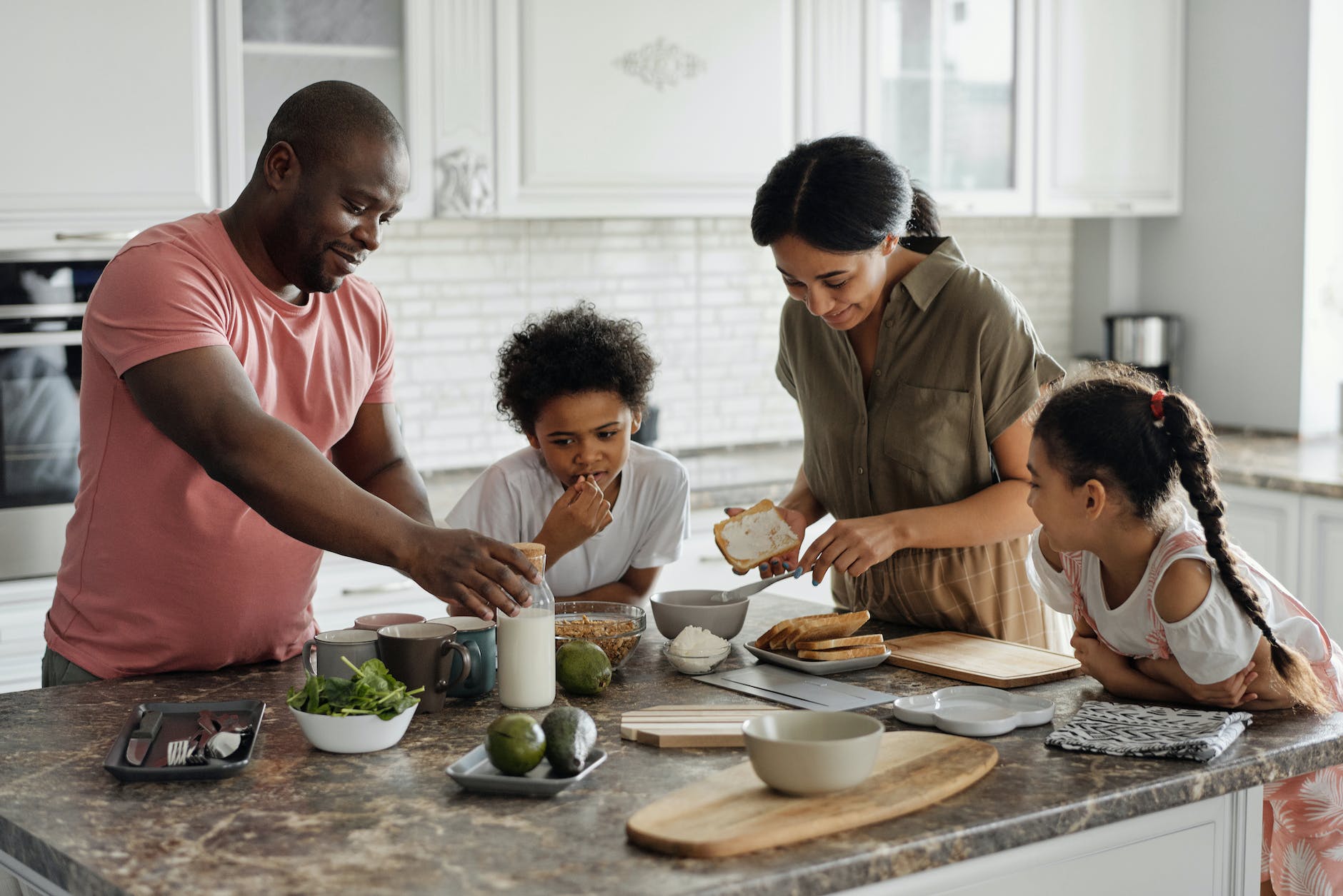 Unlocking Harmonious Family Dynamics: How Family Coaching Can Strengthen Bonds